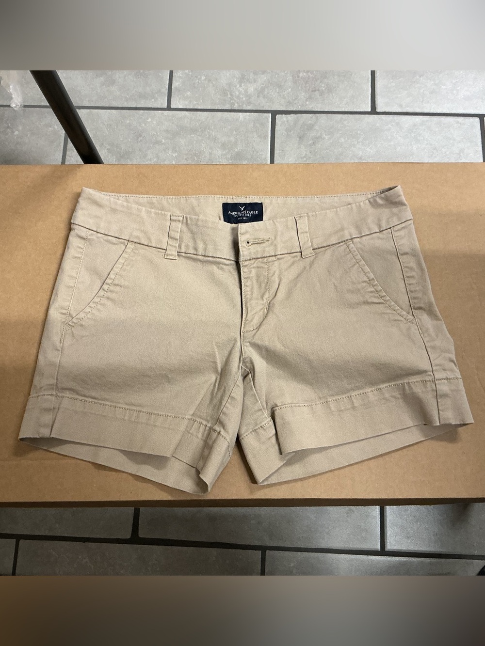 AE midi khaki shorts size 2